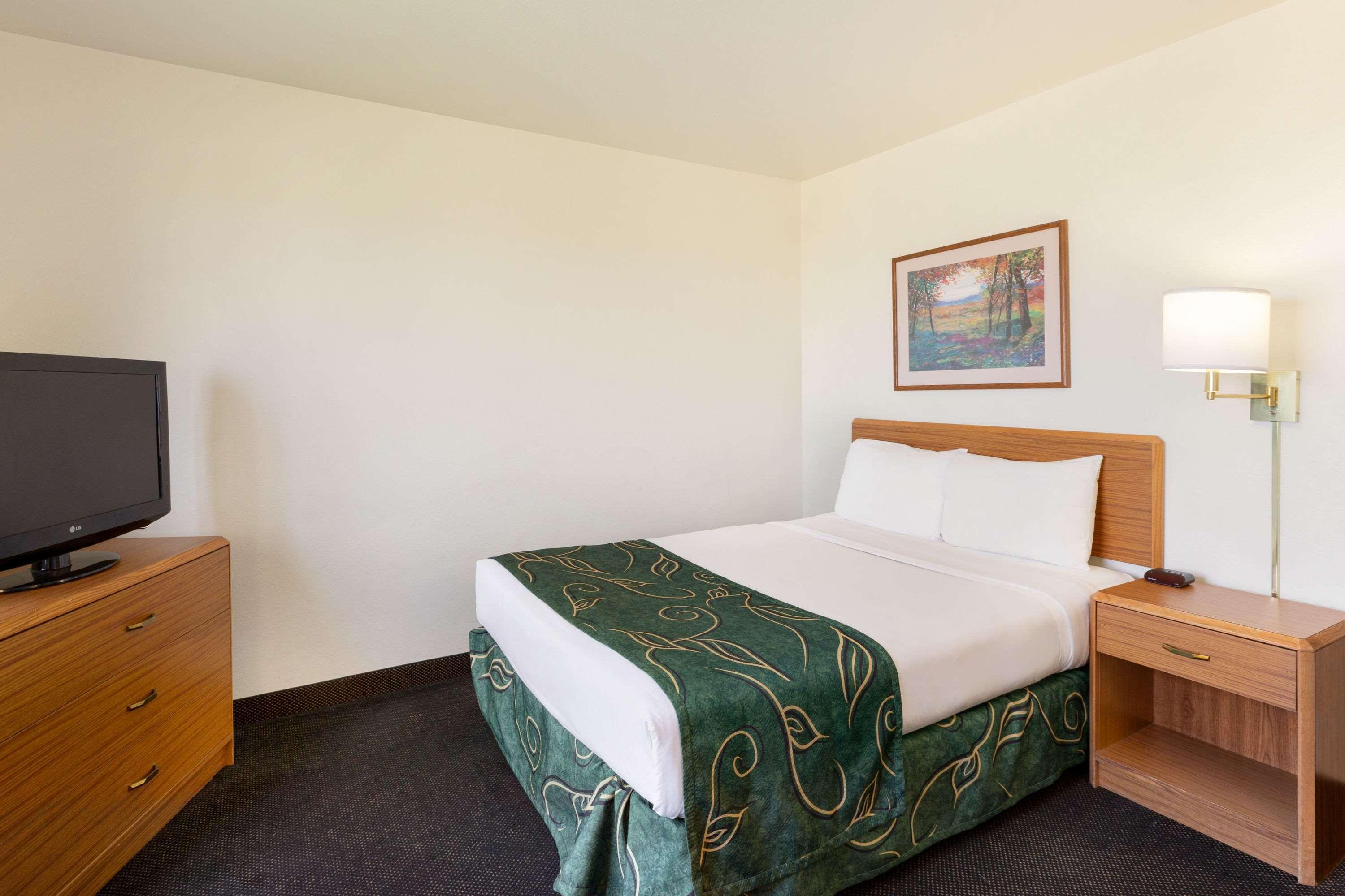 Travelodge By Wyndham Sharon Springs Экстерьер фото